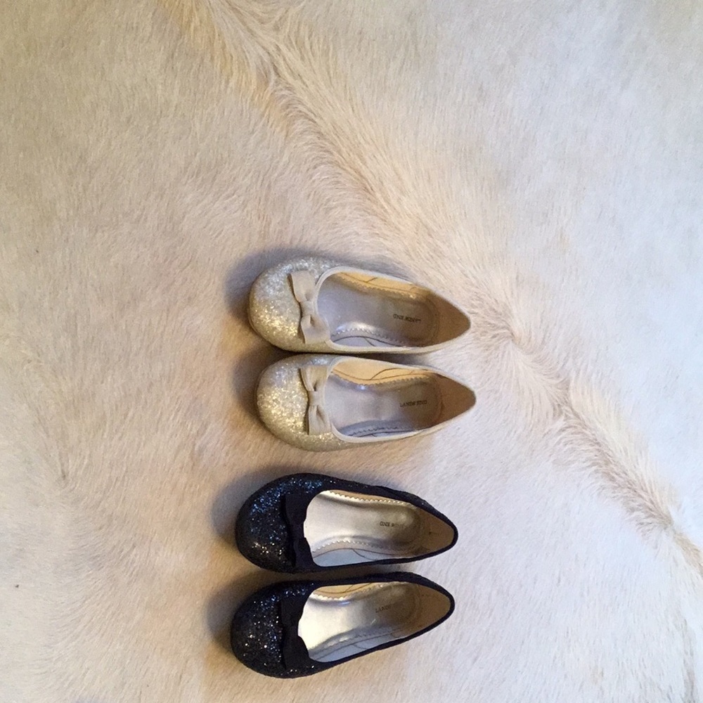 Darling girls' holiday shoes in EUC.  Size 3M.
